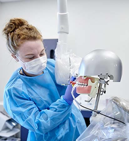 Student training at the LMU College of Dental Medicine